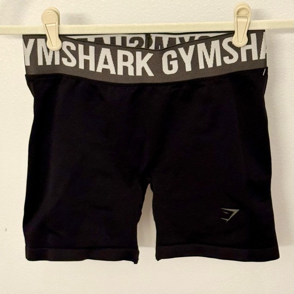 NWT Gymshark Flex Shorts Black/Charcoal Grey Mid Rise Sweat Wicking Sz S - Picture 3 of 9